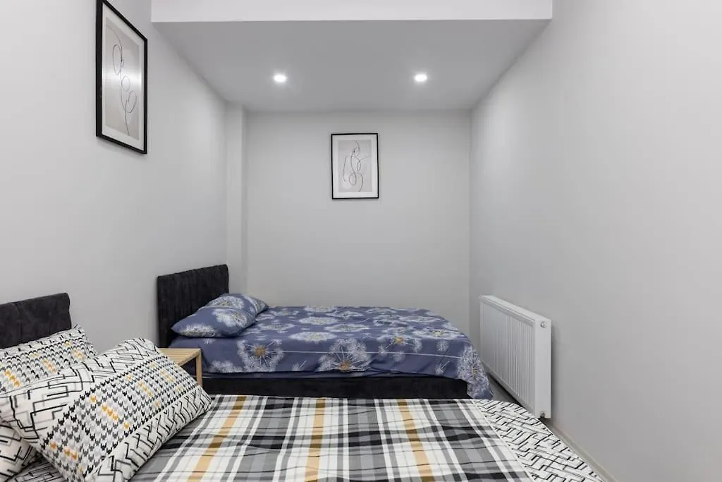 Apartmán 7-Sehir Merkezinde 4 Yatak Odali Dubleks Daire Antalya